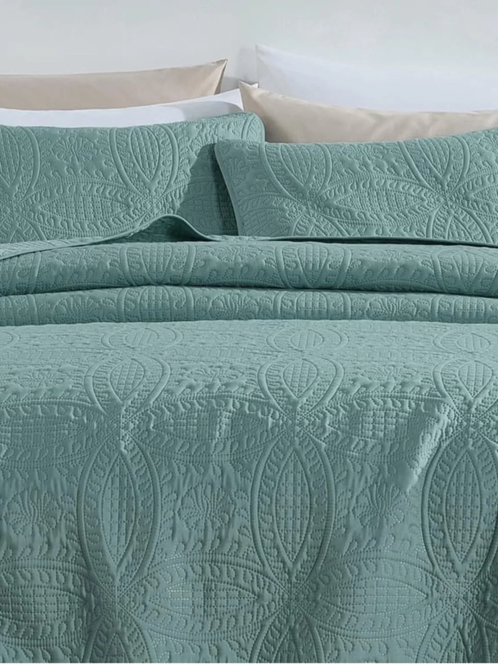 Quilted oversized queen 3 piece bedspread blue